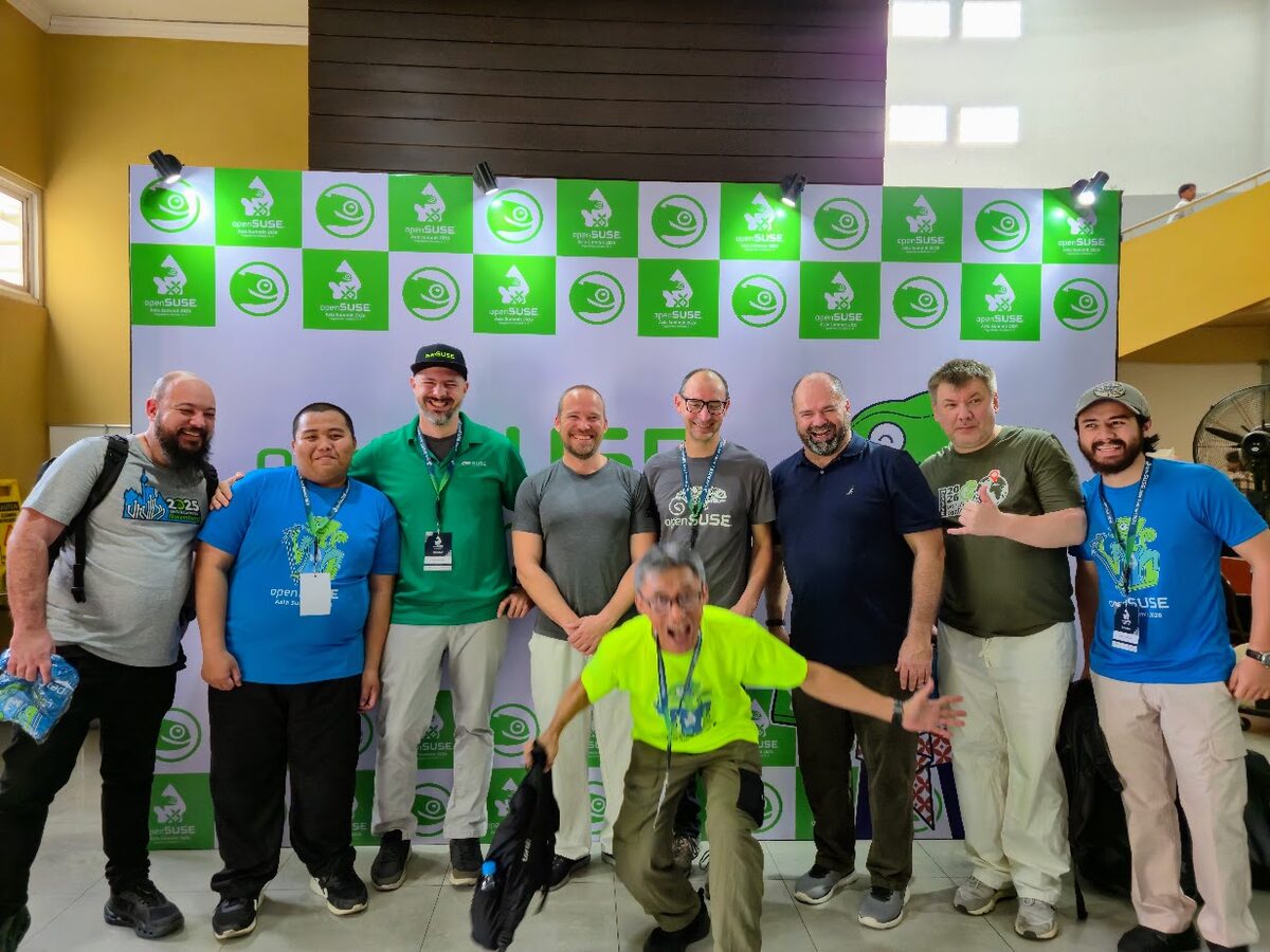 Meeting friends in person at openSUSE.Asia Summit 2026